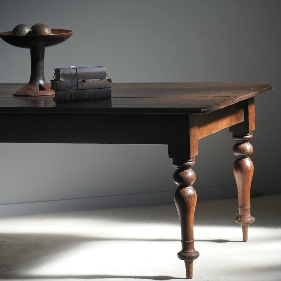 Early Cedar Artists Table