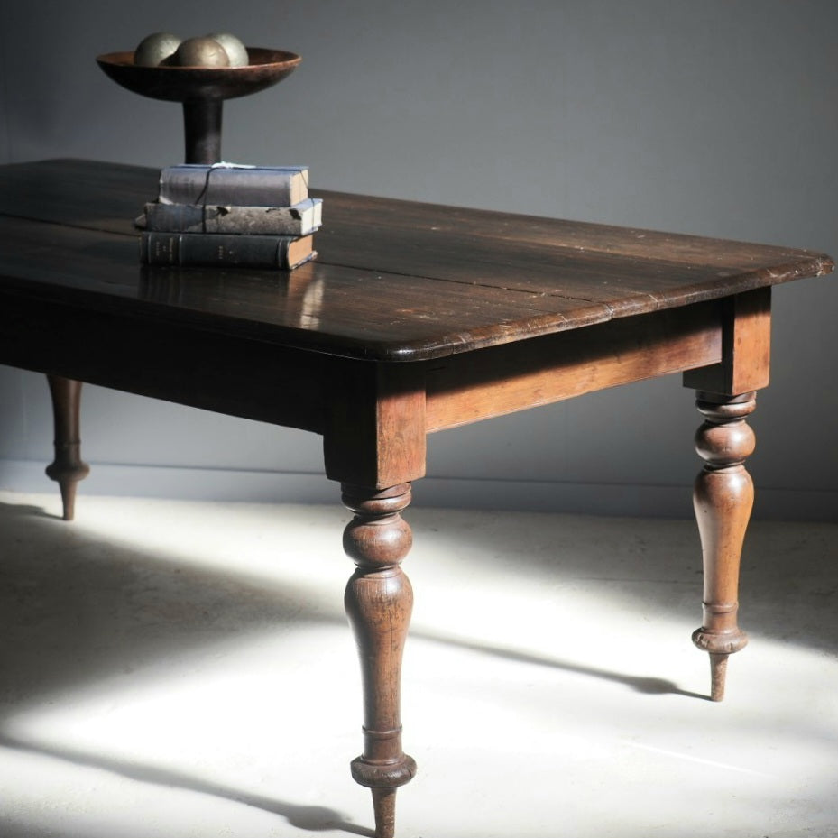 Early Cedar Artists Table