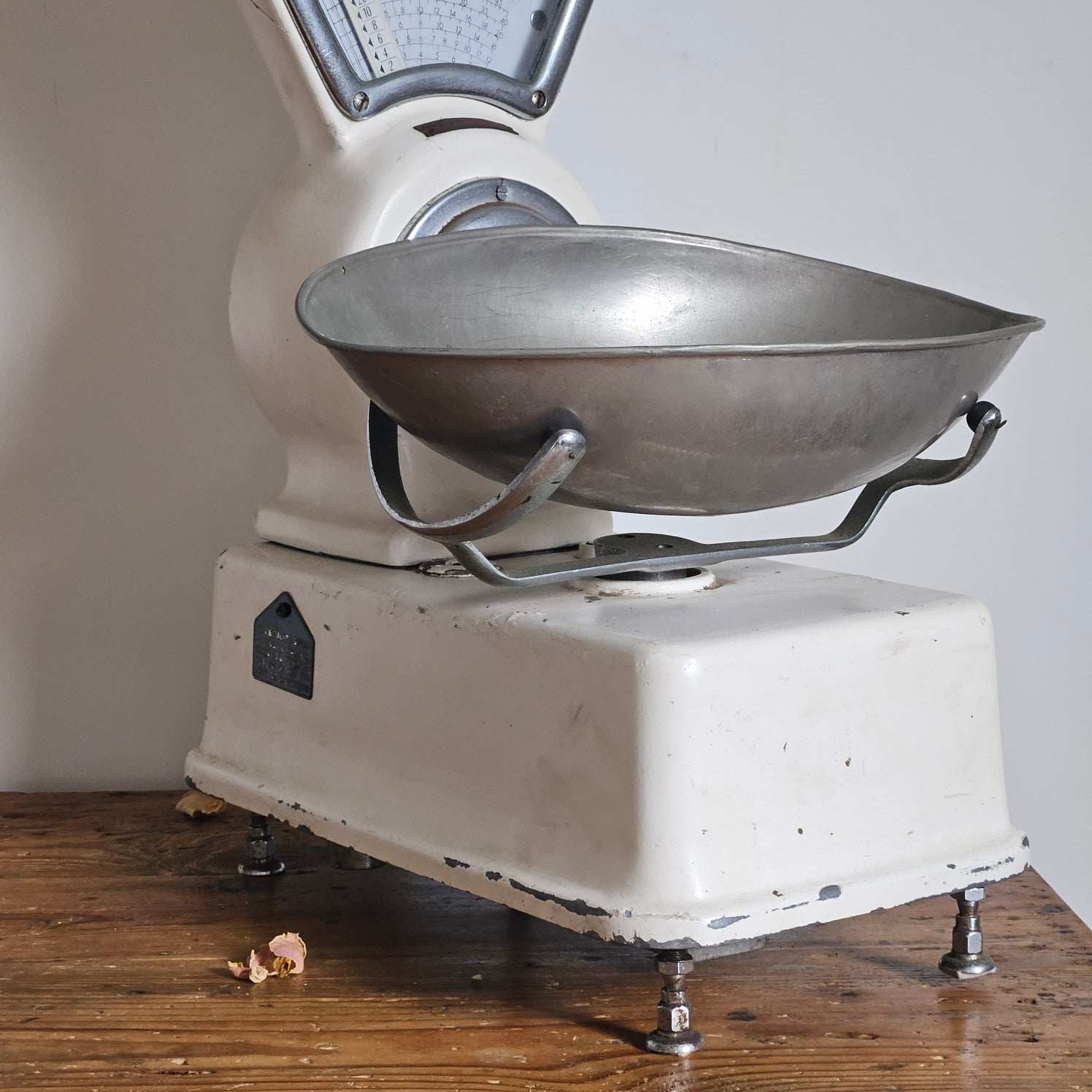 Vintage Scales