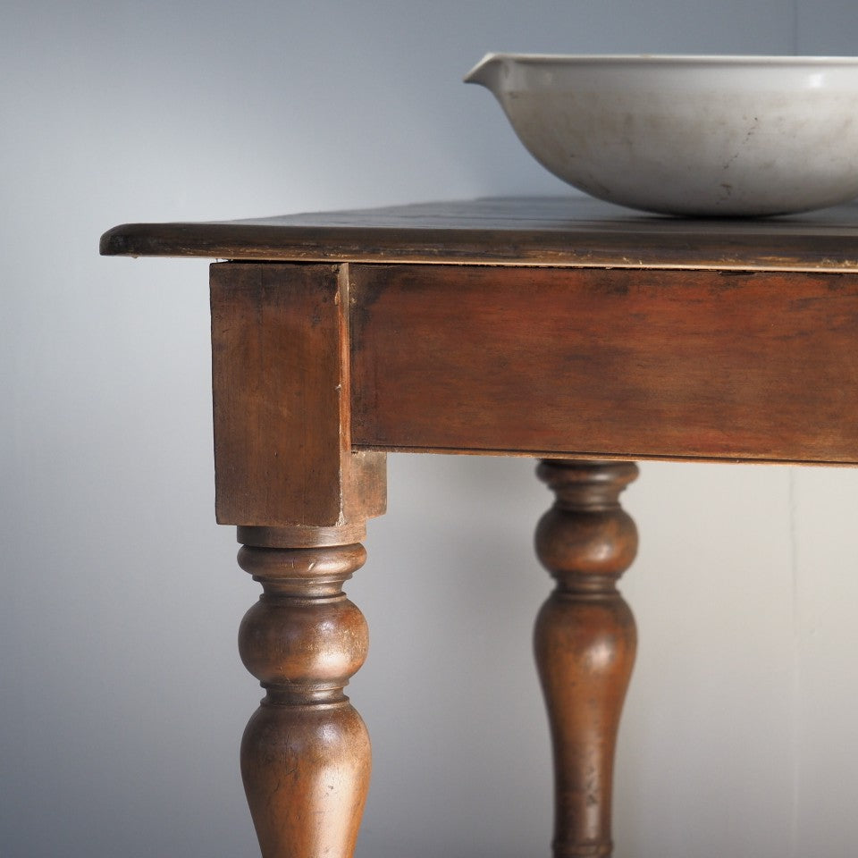 Early Cedar Artists Table