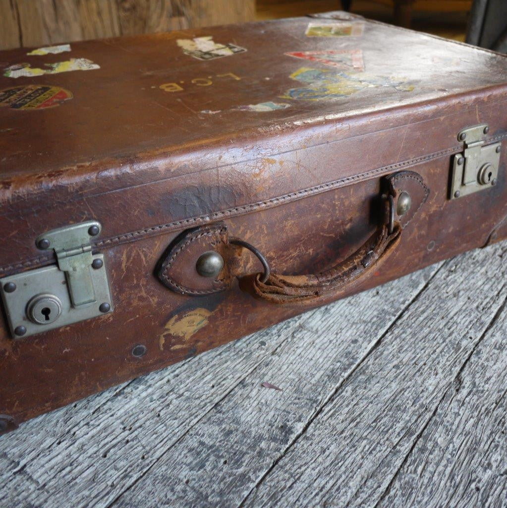 Leather_suitcaes, elements i love, byron bay