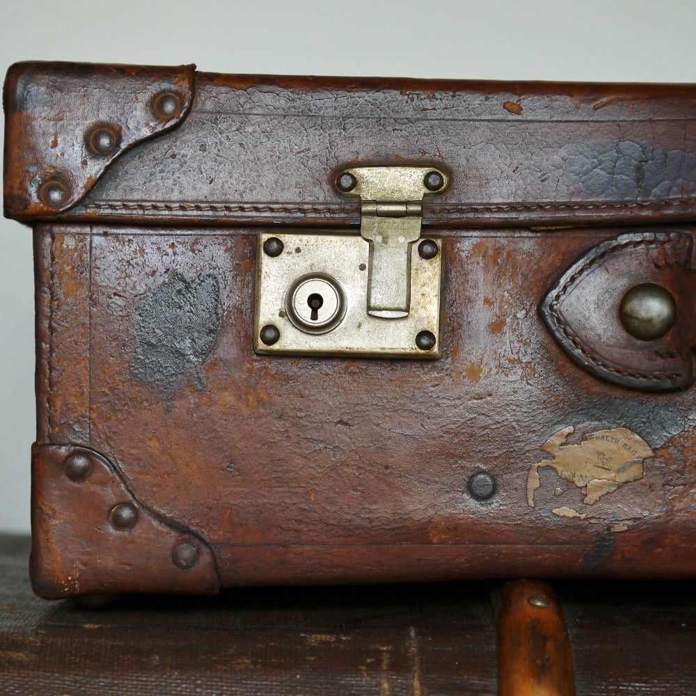 Leather_suitcaes, elements i love, byron bay, vintage
