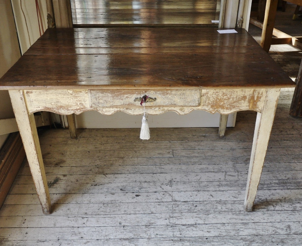 French Provincial Table
