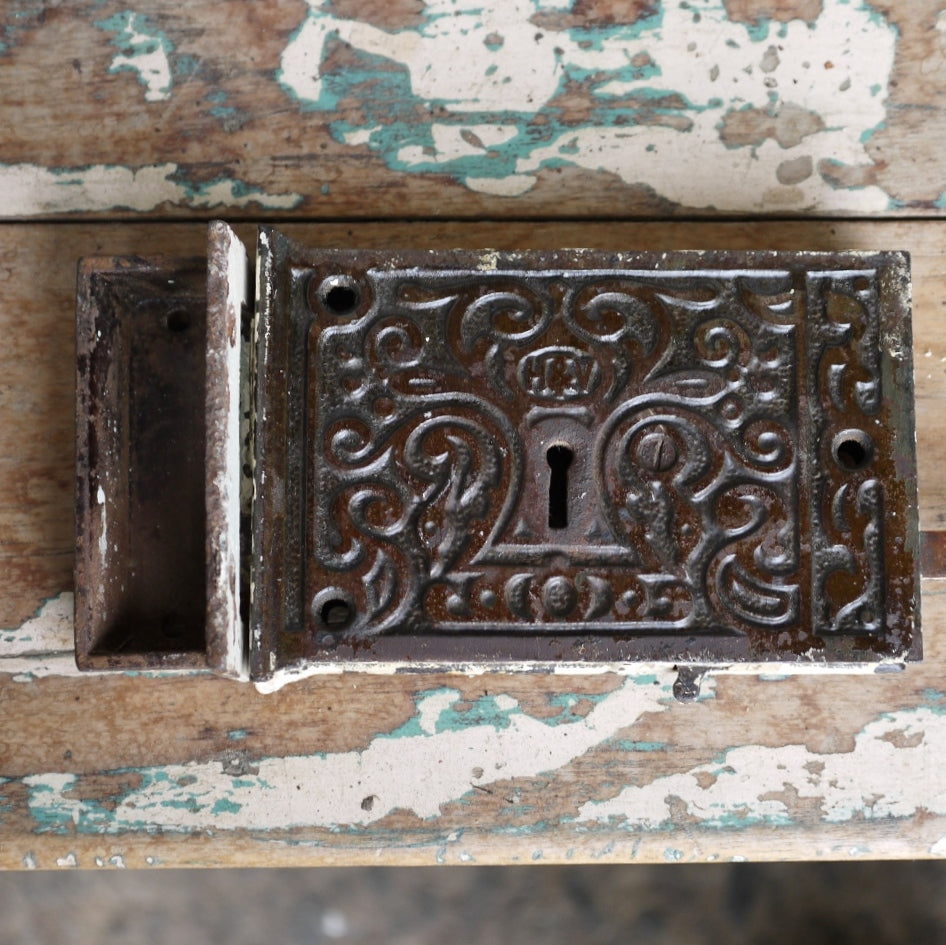 Embossed Victorian Locks Elements I Love