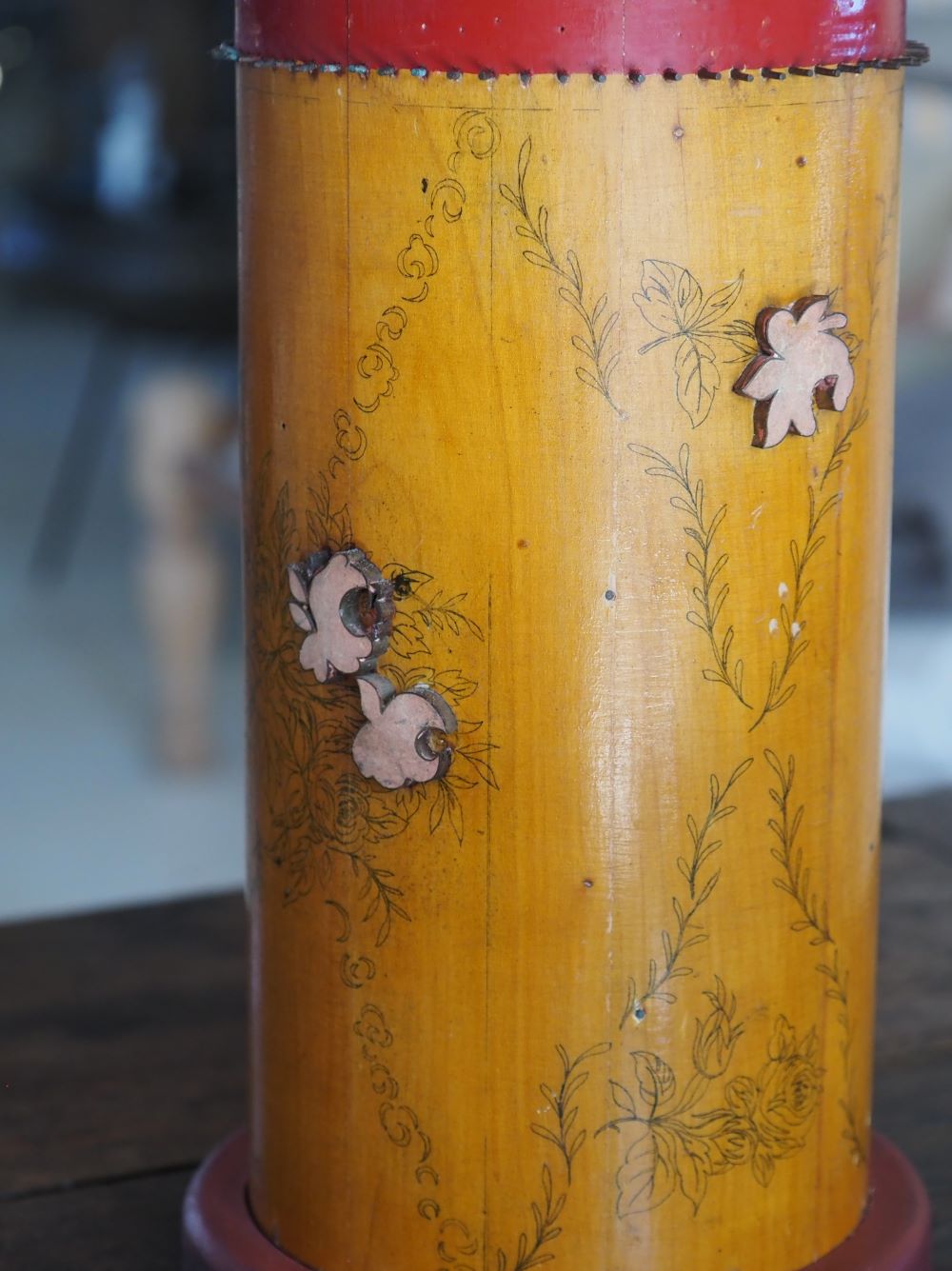 Wallpaper Roller Lamp